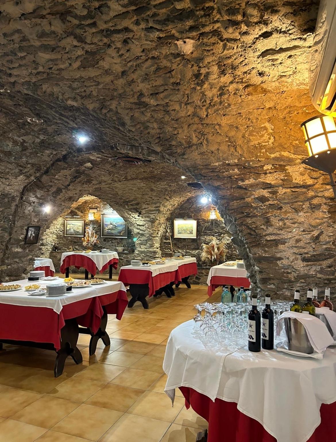 Hostal La Tina El Port De La Selva المظهر الخارجي الصورة