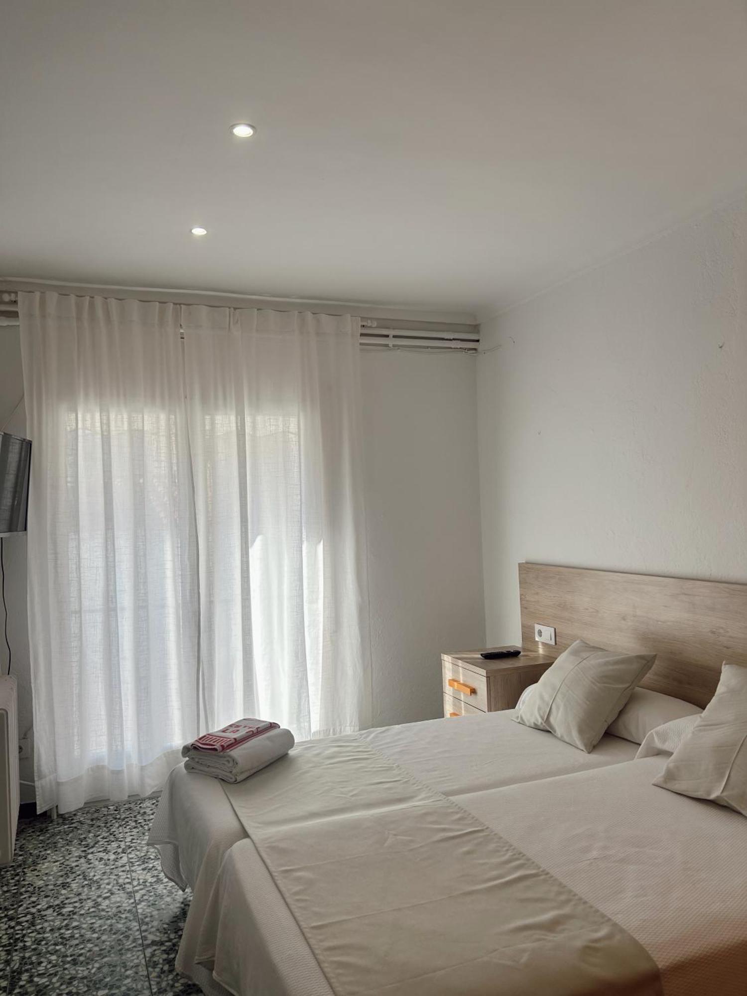 Hostal La Tina El Port De La Selva المظهر الخارجي الصورة