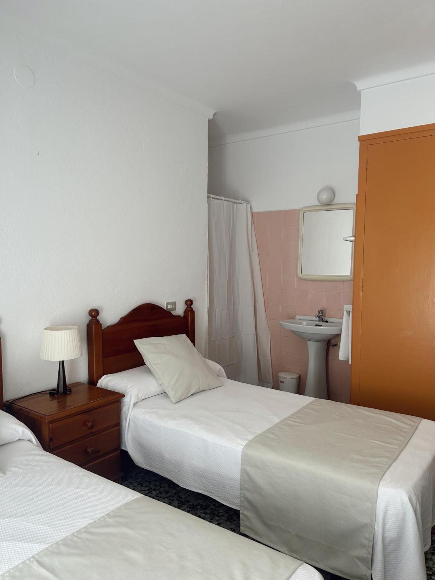 Hostal La Tina El Port De La Selva المظهر الخارجي الصورة